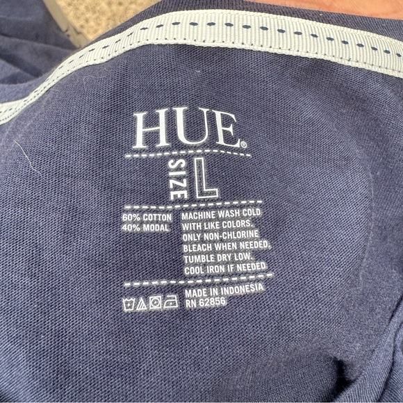 Pinot Grigio Passports & Pizza HUE navy blue T shirt / L / Excellent condition - Picture 10 of 11